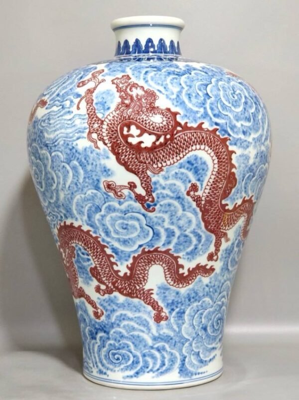 Qing Dynasty Qianlong blue and white underglaze red auspicious cloud five dragon plum vase - Image 2